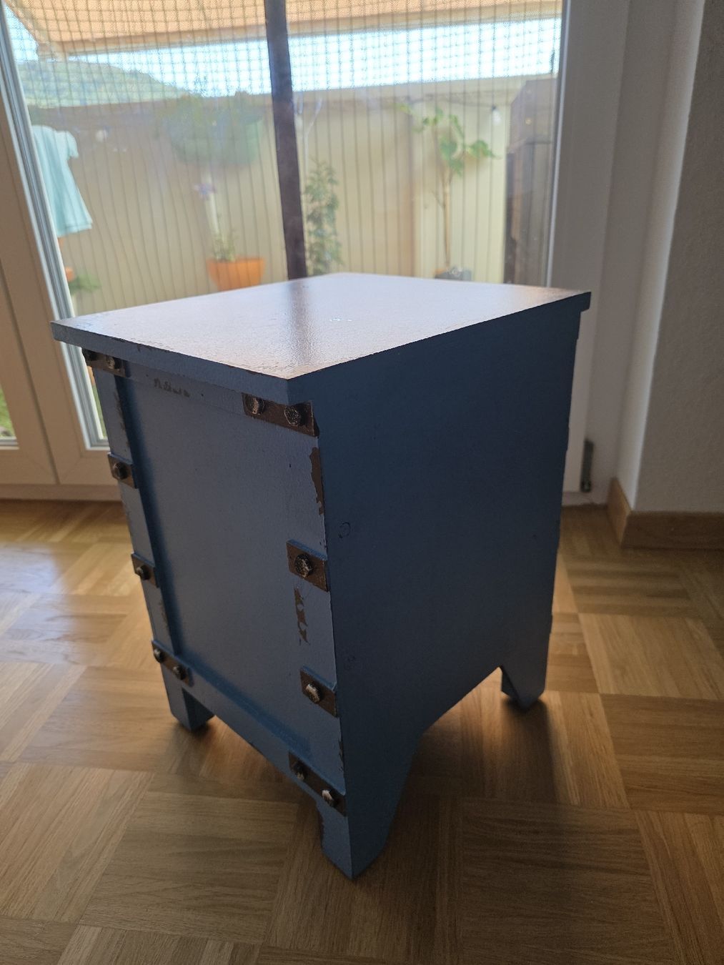 Nachttische: Nachttisch mit 3 Schubladen blau – Gebraucht aus Nussbaumen AG von Gorhand 2