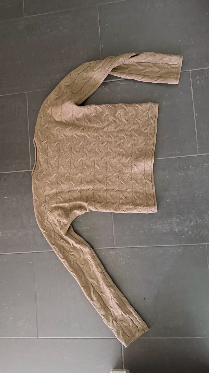 Armani Pullover & Sweatshirts: Damen Pullover Giorgio Armani braun Grösse S – Gebraucht aus Zürich von nives97 1