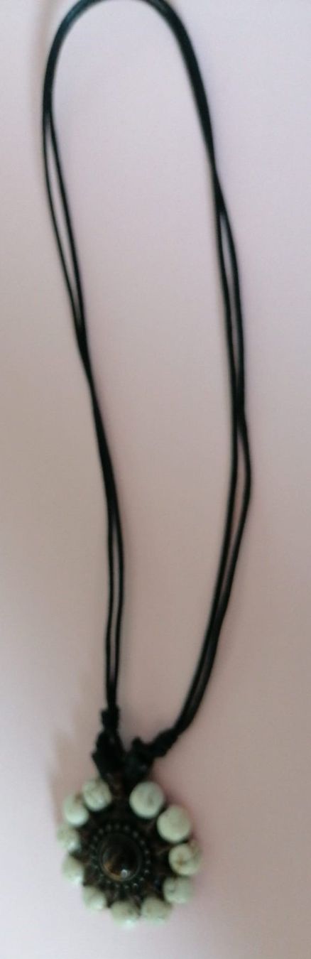 Catenine: Modeschmuck Halskette aus Asien – Usato da Grächen venduto da Hel7890 2