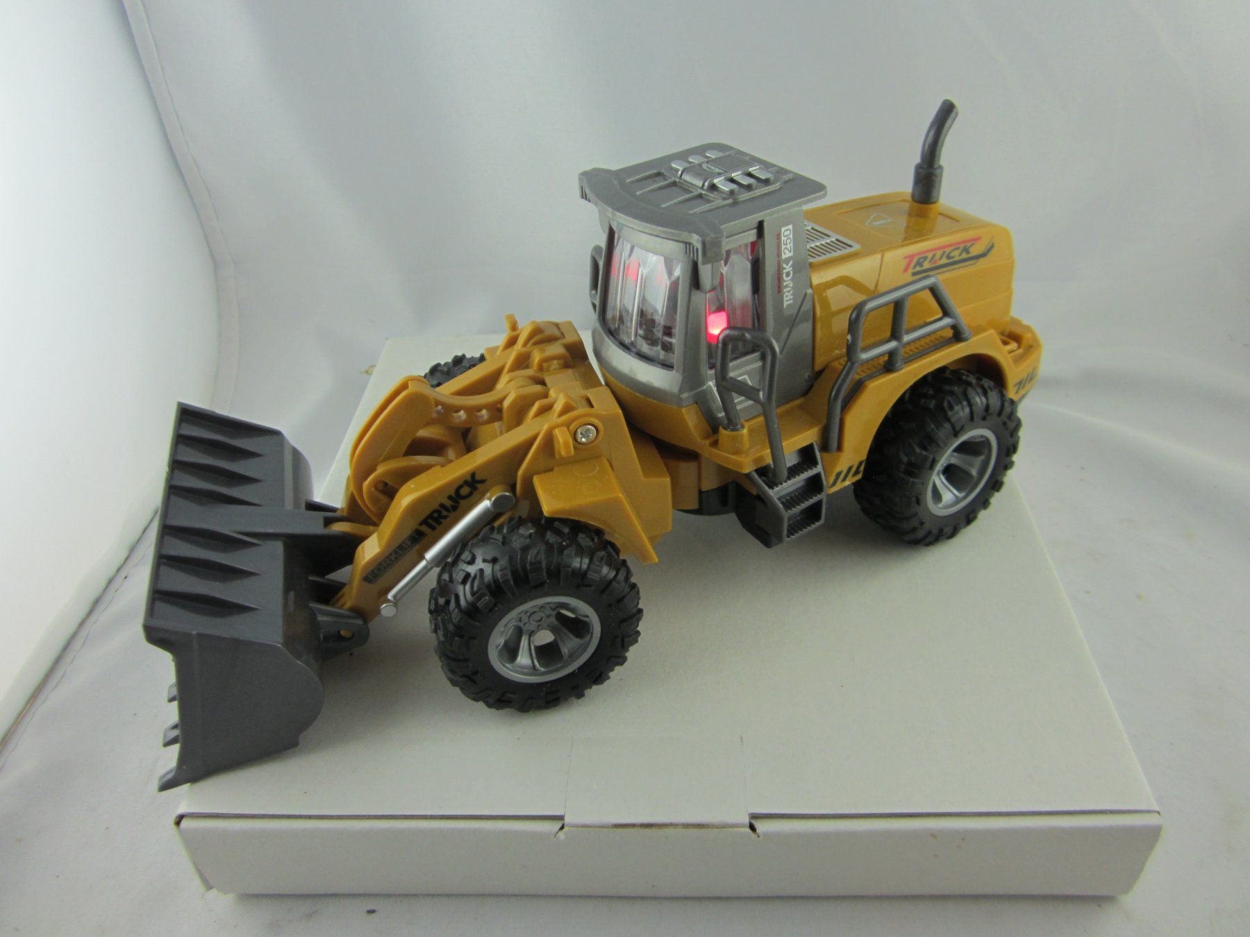 Modelleisenbahnen: Chargeuse RC – Neu und originalverpackt aus Gland von renomodel 1