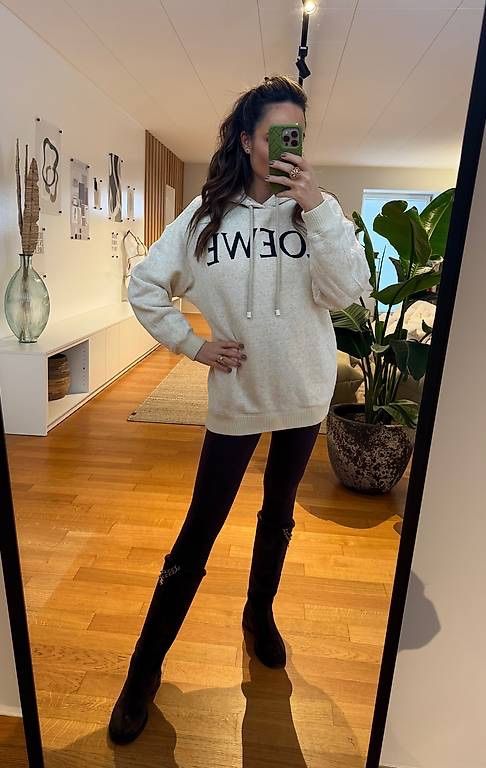 Loewe Pulls & Sweat-shirts: LOEWE SWEATER LOGO – Neuf (Voir description) à Schwyz par bofb 1