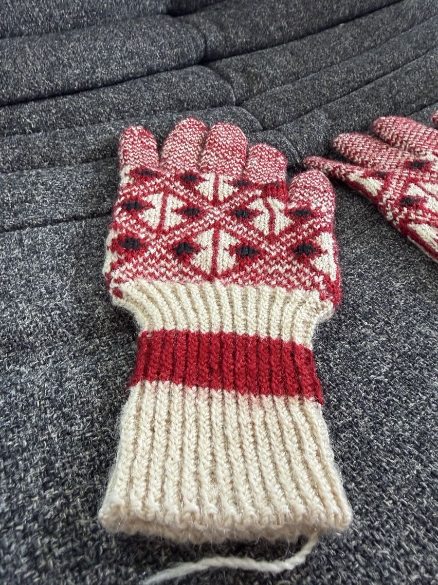 Handschuhe & Handstulpen: Woolen gloves – Neu (gemäss Beschreibung) aus Zürich von sel_y8cx 1