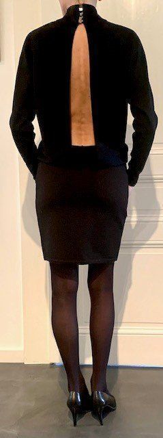 Versace Kleider: Robe noire de Versace – Neu (gemäss Beschreibung) aus St-Aubin-Sauges von Juliezan 1