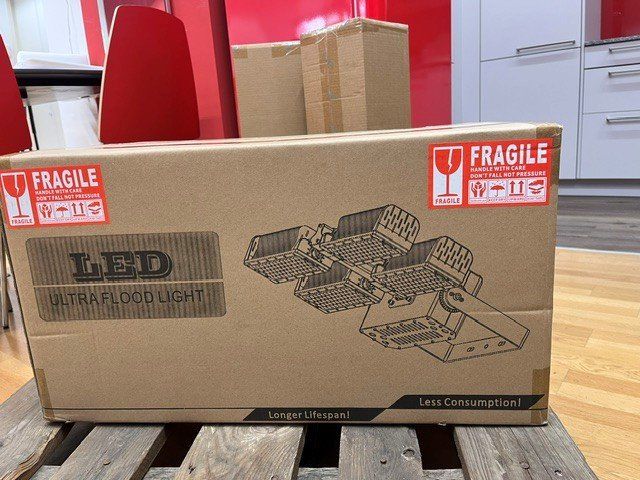 Lampen: LED Objekt/Stadion Strahler 480W Synergy 21 – Neu und originalverpackt aus Kloten von SandraPo 1