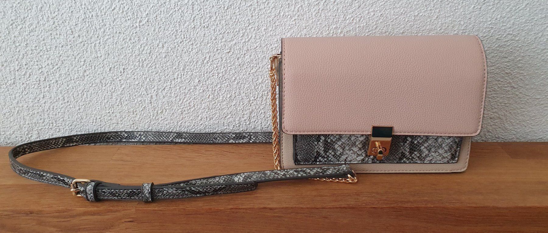 Sacs femmes: Handtasche – Neuf (Voir description) à Frauenfeld par Bleeddragon