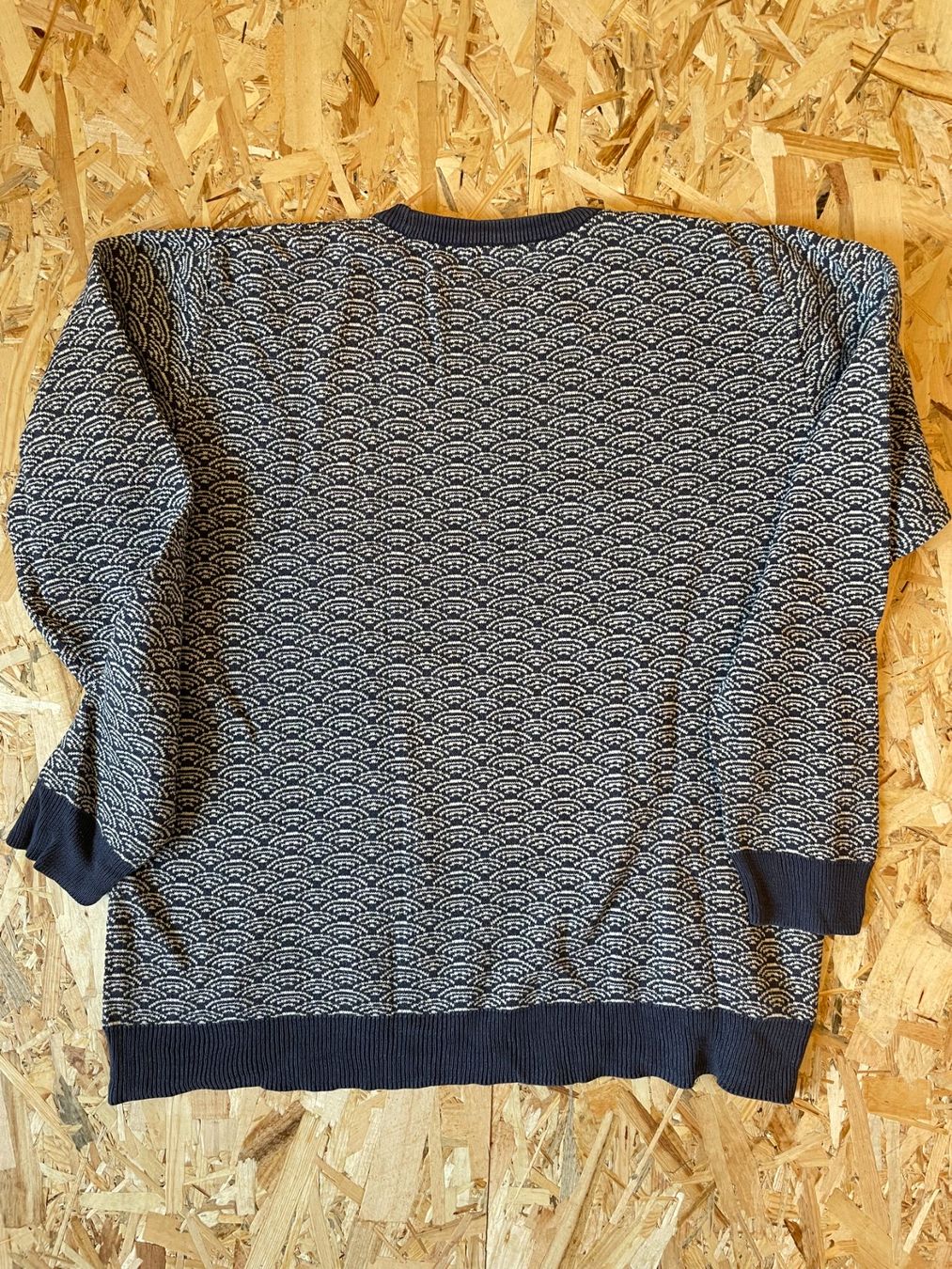 Maglioni & Felpe: Komodo Pullover mit Wellenmuster, Grösse L – Usato da Burgistein venduto da Manoshi 1