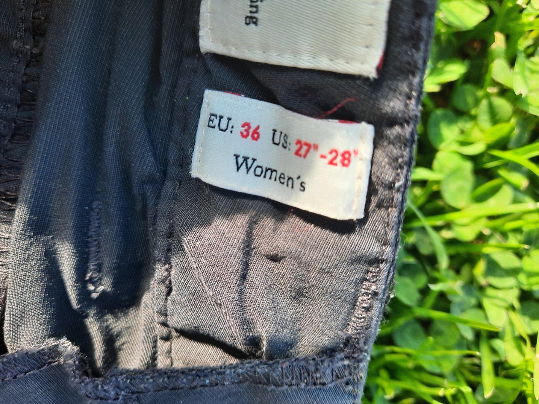 Fjällräven Pantaloni: Fjällräven - Pantalons de Randonnée, 36 – Usato da Haute-Nendaz venduto da DetoutDerien 1