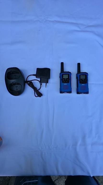 Radiocomunicazione: Alecto Walkie-Talkie Set mit Ladeschale – Usato da Dornach venduto da IP5 2
