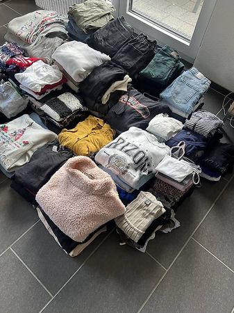 Riesiges Teenager Kleiderpacket
