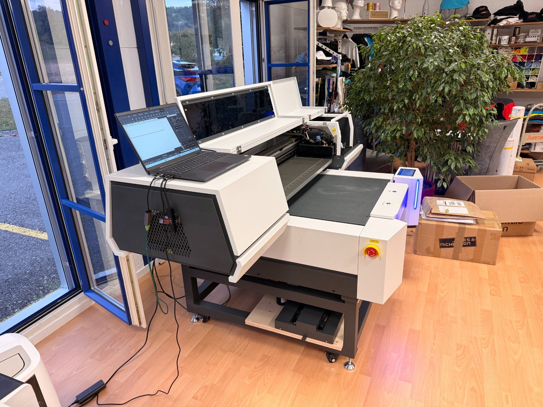 Drucker: UV Flachbettdrucker – Neu (gemäss Beschreibung) aus Hüntwangen von Planet123 2
