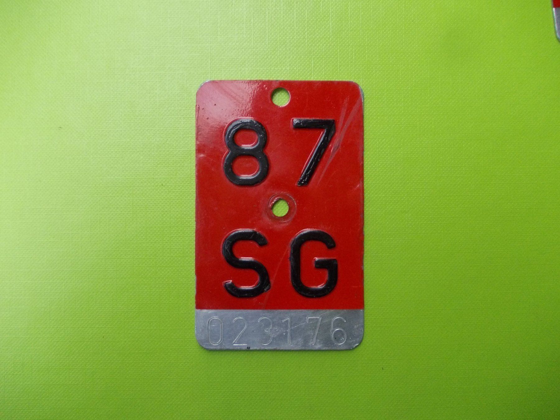 Schilder: Velonummer / Fahrradnummer SG 87 – Gebraucht aus Gsteigwiler von HORMIGA21