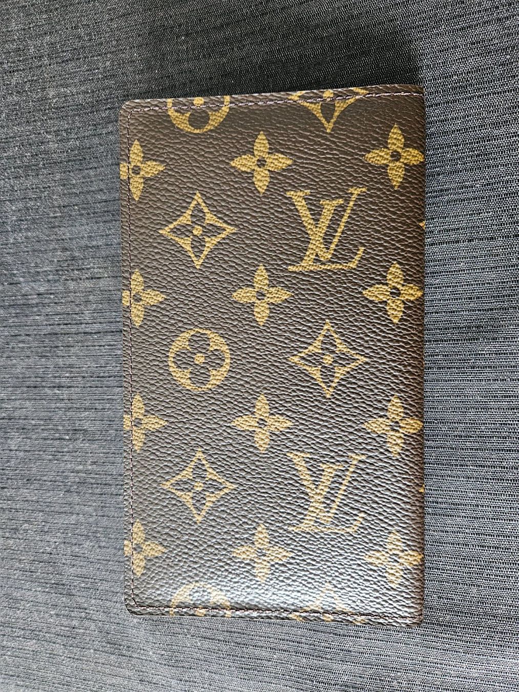 Louis Vuitton Altro in  Abbigliamento & Accessori: Louis Vuitton Monogramm Kartenetui – Usato da Oberrieden venduto da Sun-and-Sand