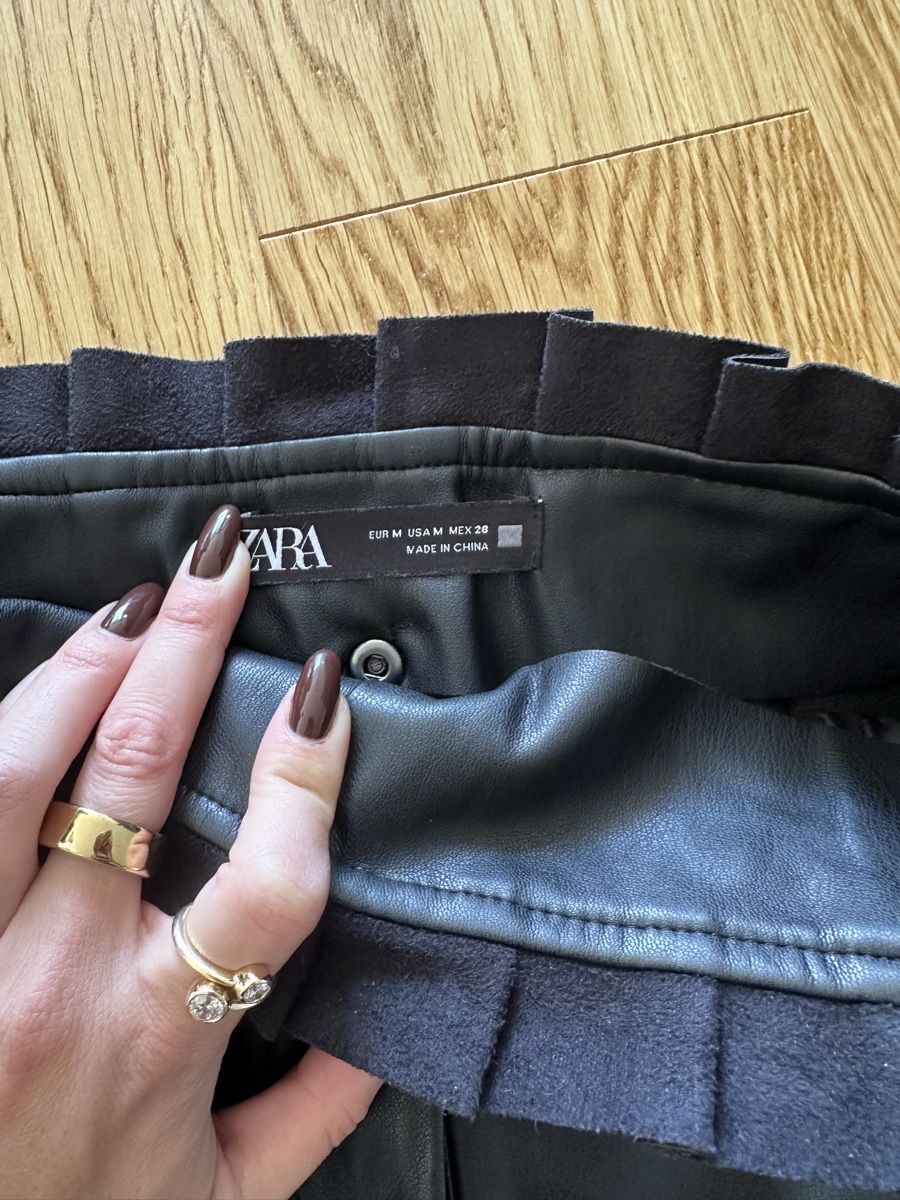 Zara Röcke: Mini jupe cuir M zara – Neu (gemäss Beschreibung) aus La Croix (Lutry) von secondhandZara 1