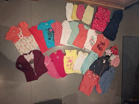 Kleiderpaket Mädchen Grösse 98/104 ca. 30 Stück, Top!