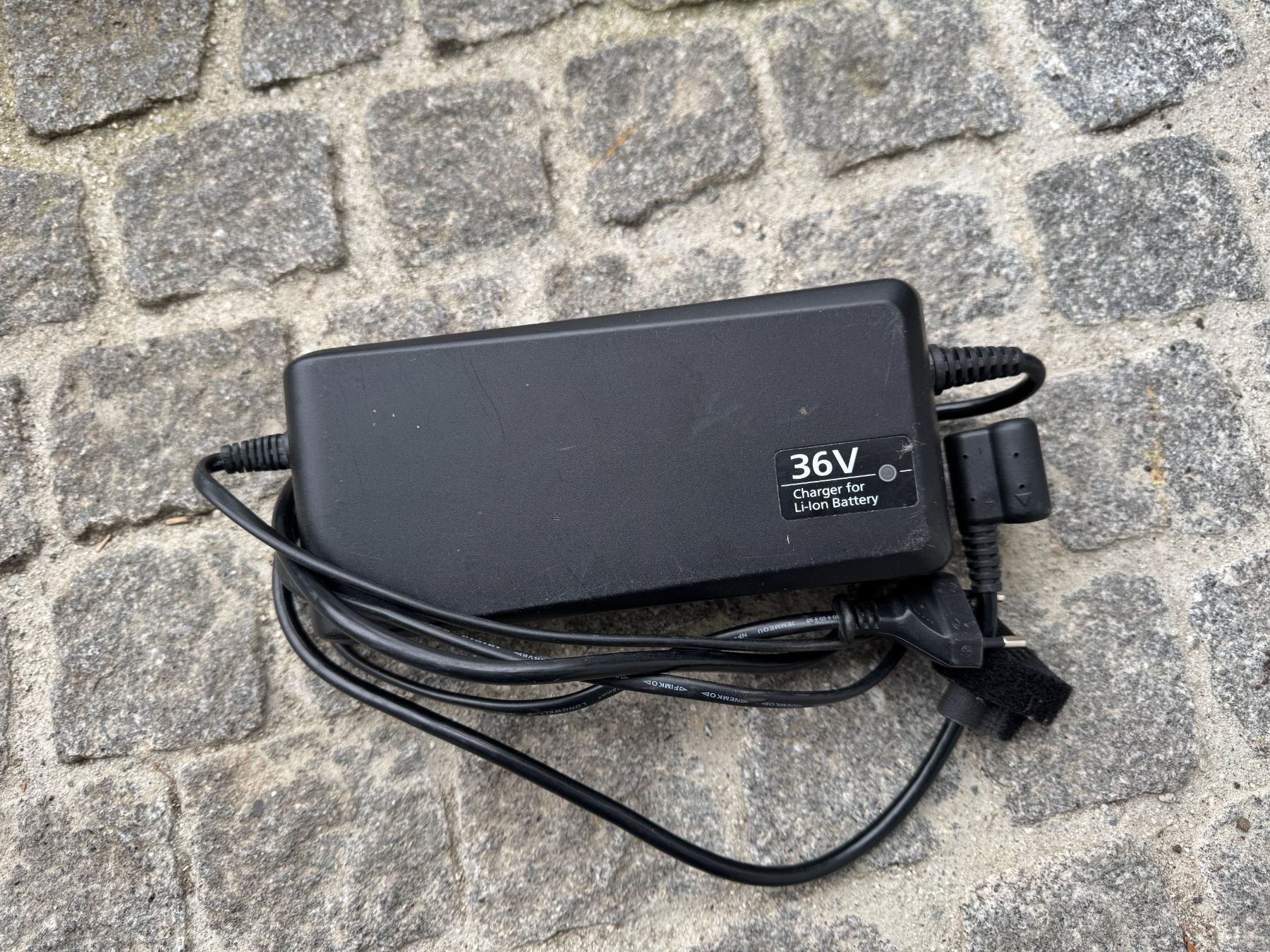 Flyer Batterie: Flyer Ladegerät SIB oder NG Akkus 36V NKJ064A – Usato da Volketswil venduto da mstonys
