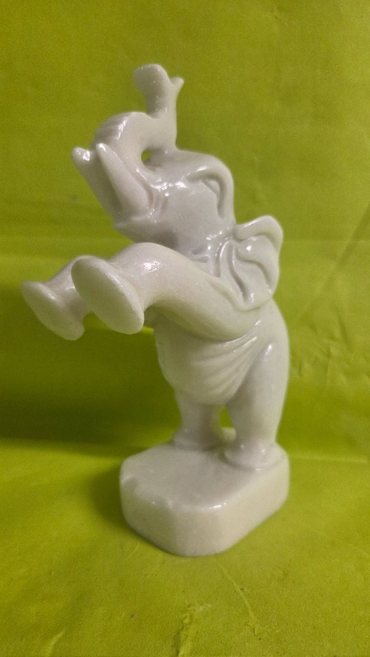 Sculture & Statue: Schöner Elefant aus Marmor 20cm – Nuovo (secondo la descrizione) da Roggliswil venduto da Mabelco 1