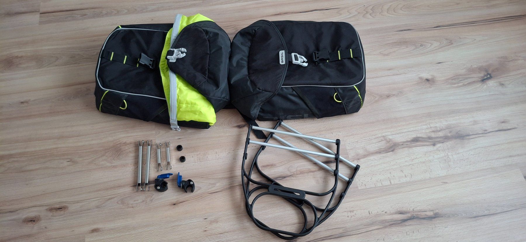 Pezzi di ricambio: Fahrradgepäcksystem von THULE und BASIL – Usato da Dintikon venduto da Boenti