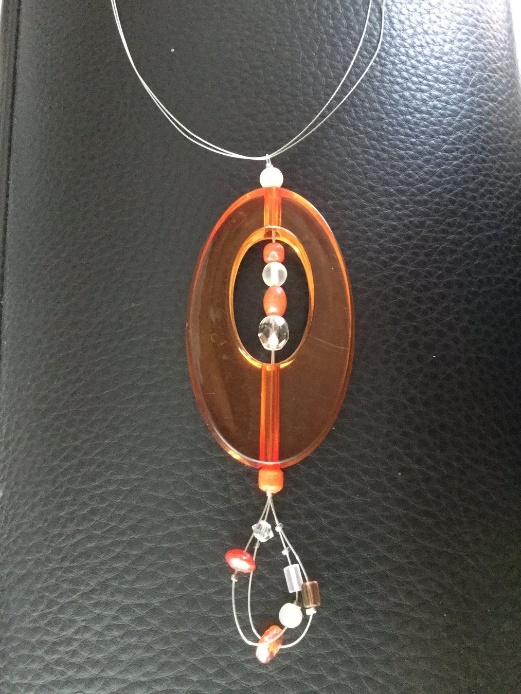 Ketten: Collier artisanal Perle orange plexi & perles de verres – Gebraucht aus Agiez von chouchanelle 5