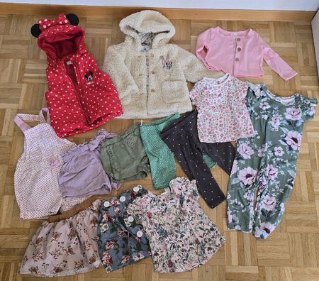 Schönes Mädchen Kleiderpaket Grösse 80