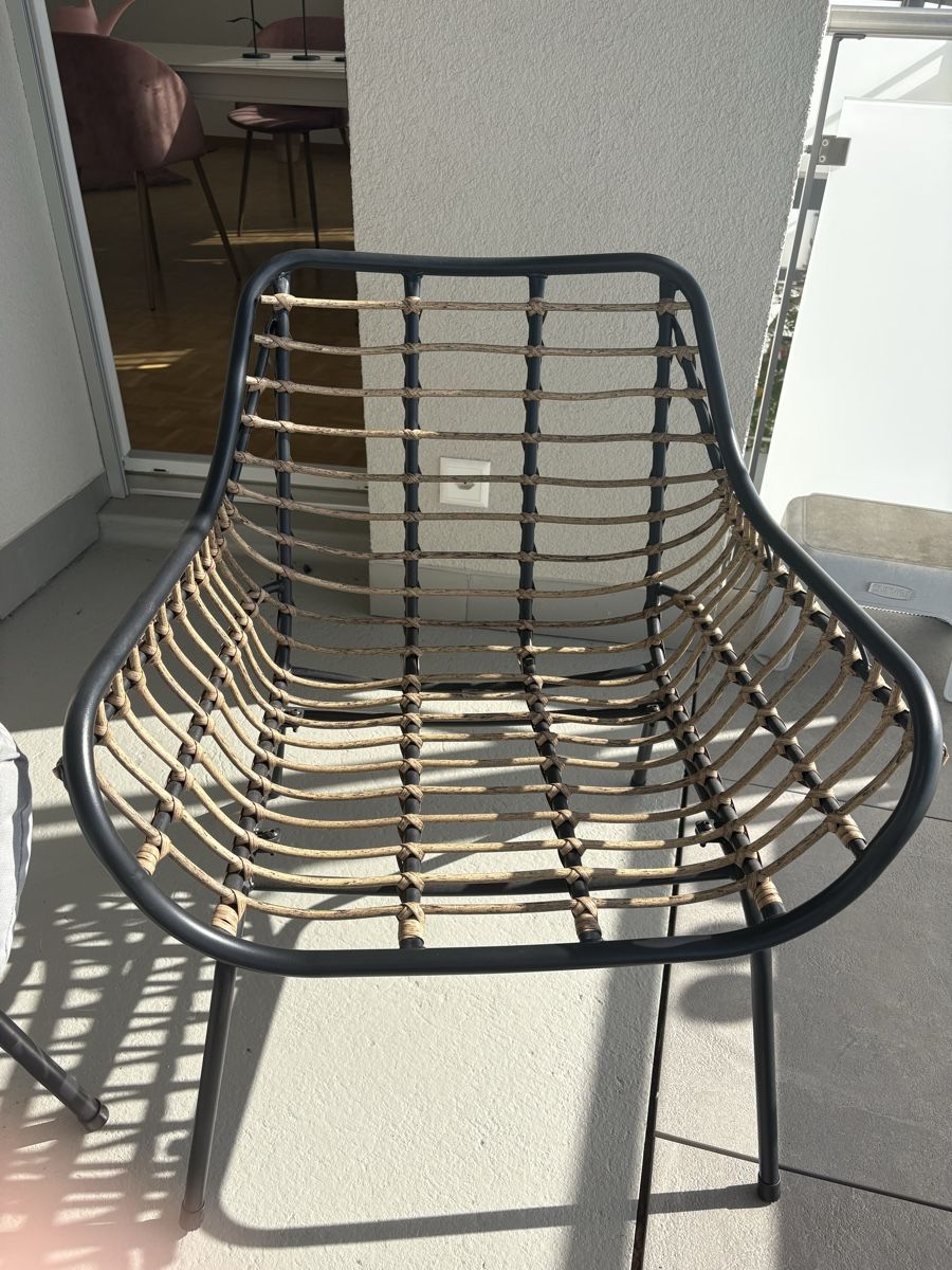 Set di tavolo e panche: Lounge Set Garten Sitzgruppe Grau – Usato da Zofingen venduto da nad_s9xp 1