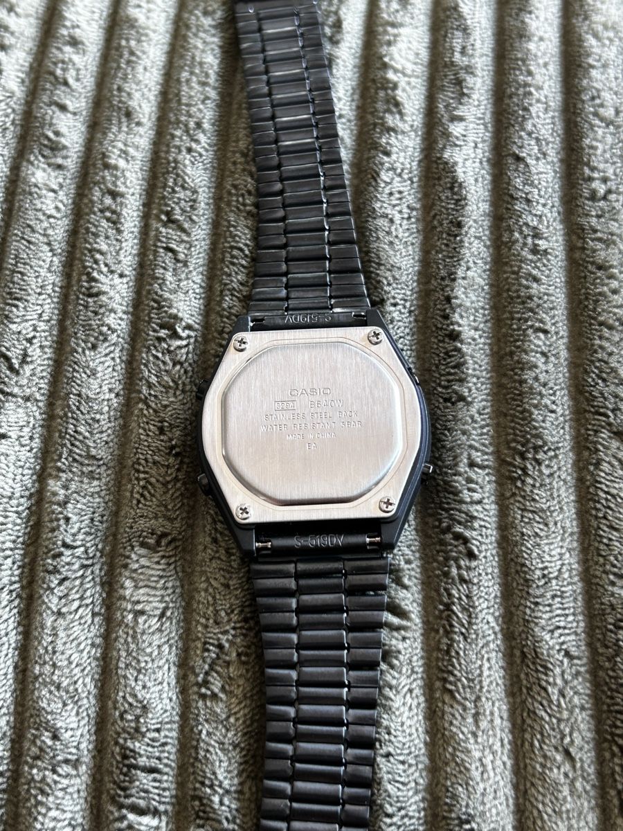 Casio Orologi: Casio B640W schwarz – Usato da Glattbrugg venduto da Wo. 1