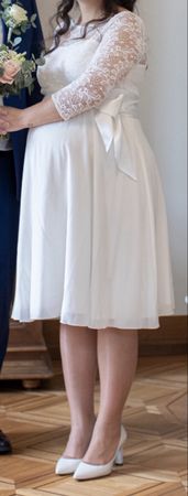Elegantes Umstands-Brautkleid mit Spitze, Grösse 40/42