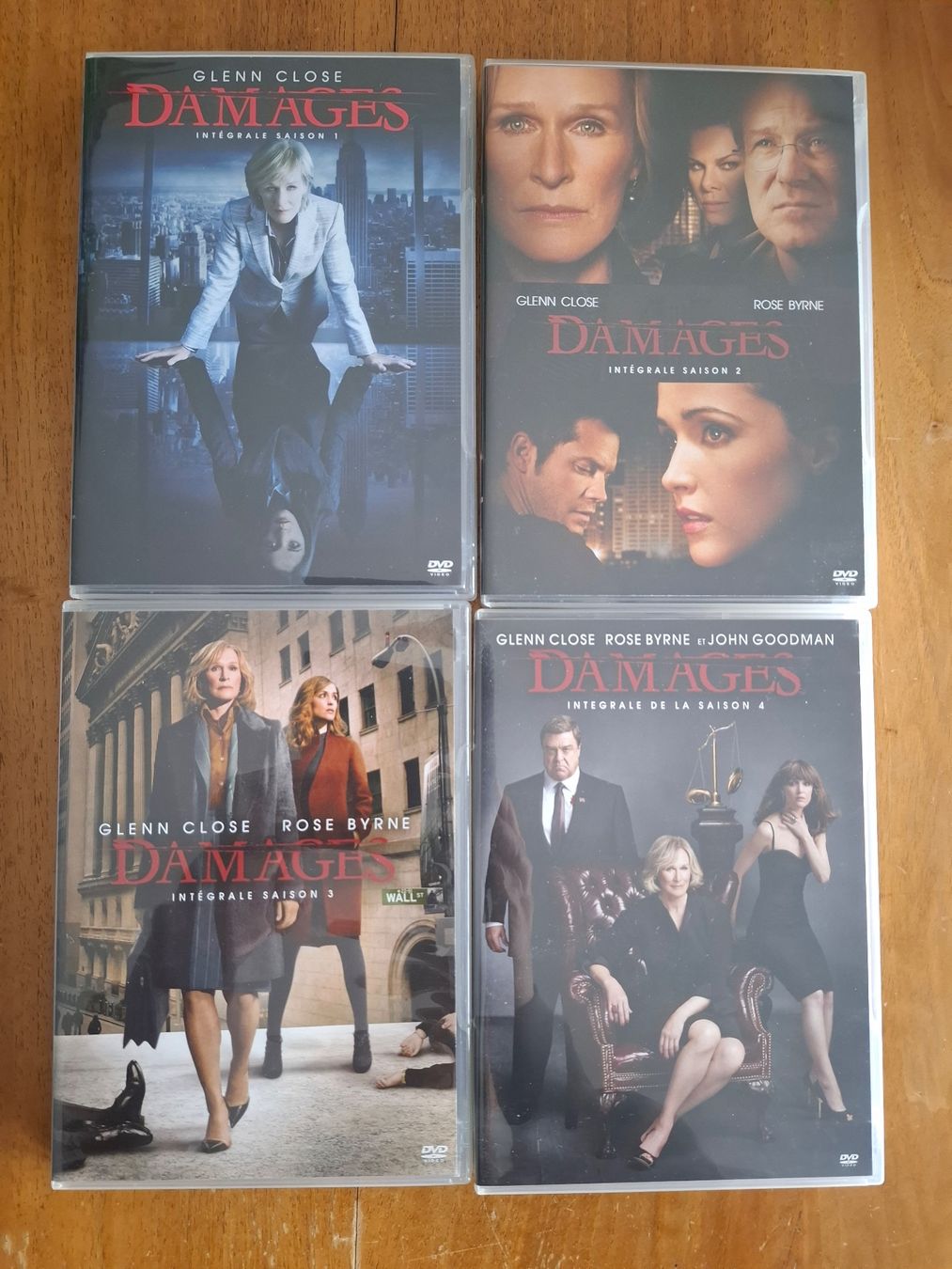 Tutti i DVDs: DAMAGES - Coffret de 4 DVD - Saisons 1 à 4 – Usato da Villars-sur-Glâne venduto da japanAirlines777 1