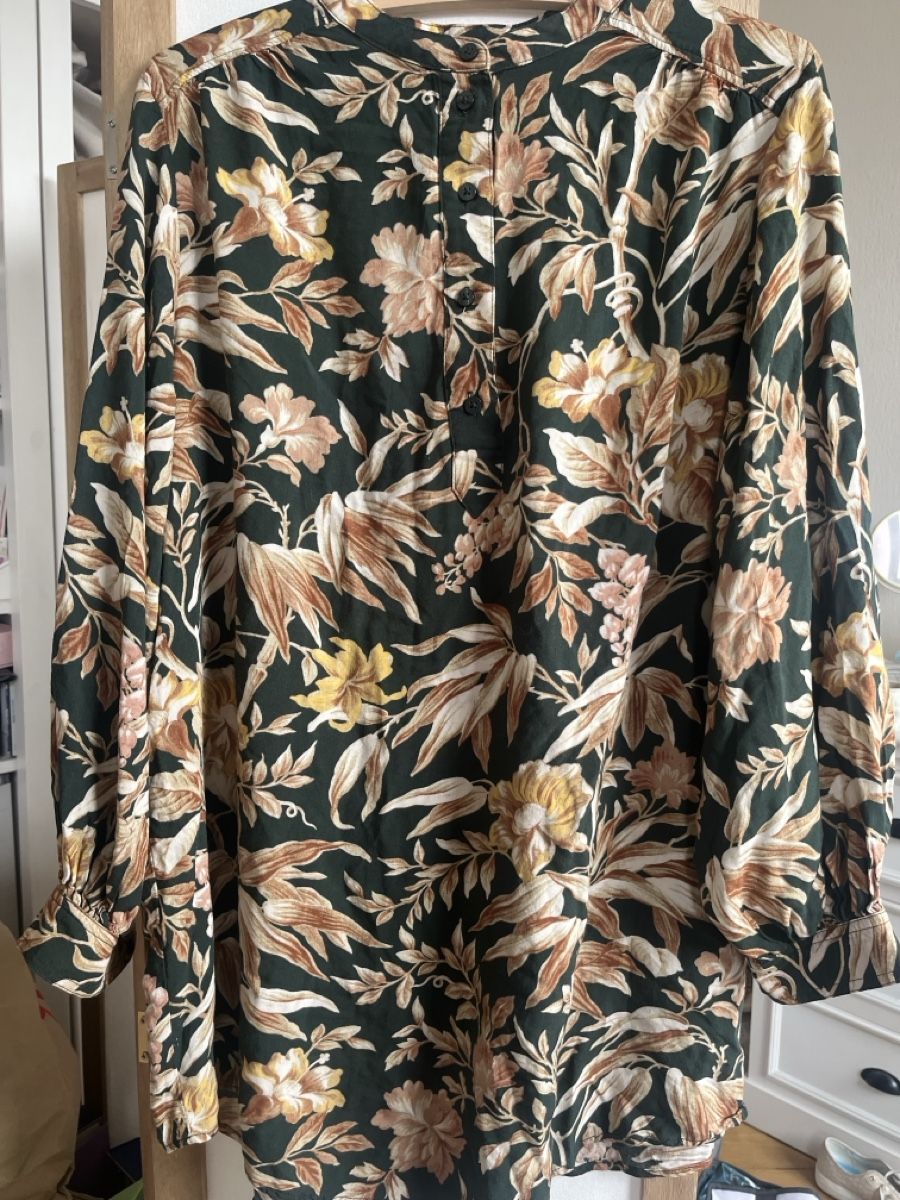 H&M Camicette: Floral Print Blouse - Stylish, Size 44 – Usato da Lausanne venduto da barbabelle02