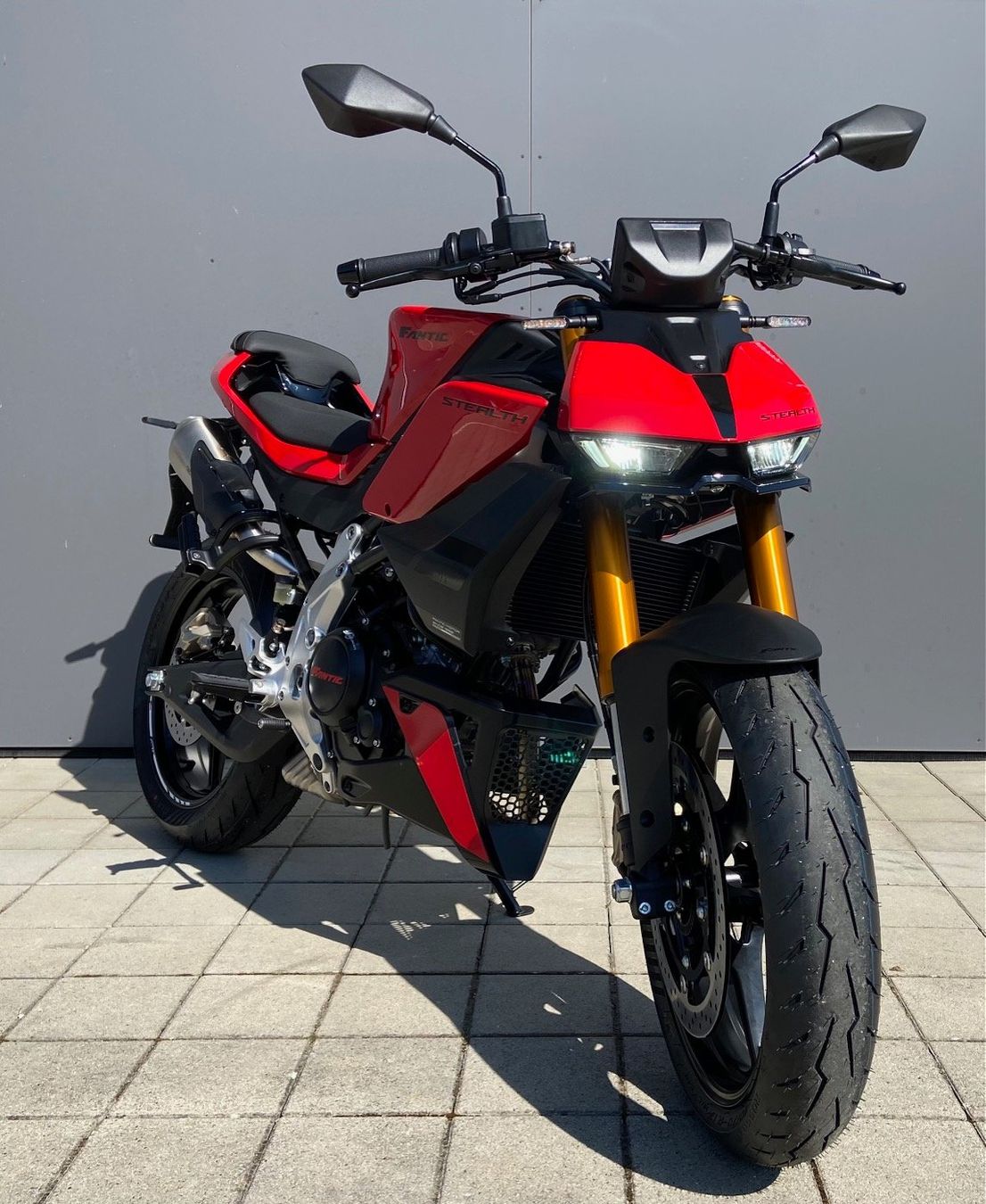 Fantic Strada: FANTIC STEALTH 125 NEU – Nuovo e nell'imballaggio originale da Seewen SO venduto da motoXpertag 1