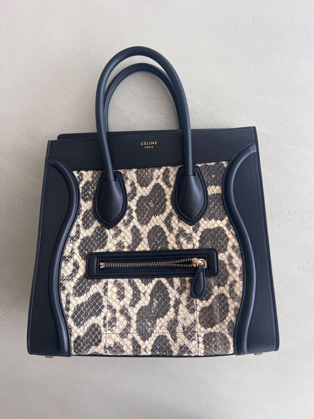 Celine Borse da donna: Wunderschöne CELINE Luggage Python Handtasche ungetragen – Nuovo (secondo la descrizione) da Schaan venduto da Poltera