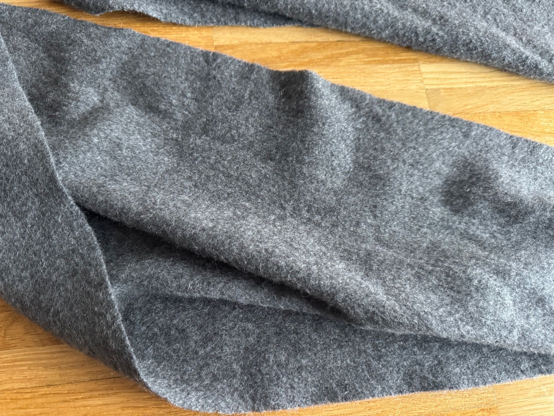 Foulards, Tücher & Schals: Schal Woll Grau – Gebraucht aus Fribourg von mariedw 1