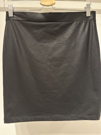 Damenrock Kunstleder schwarz kurz guter Zustand Grösse M/L