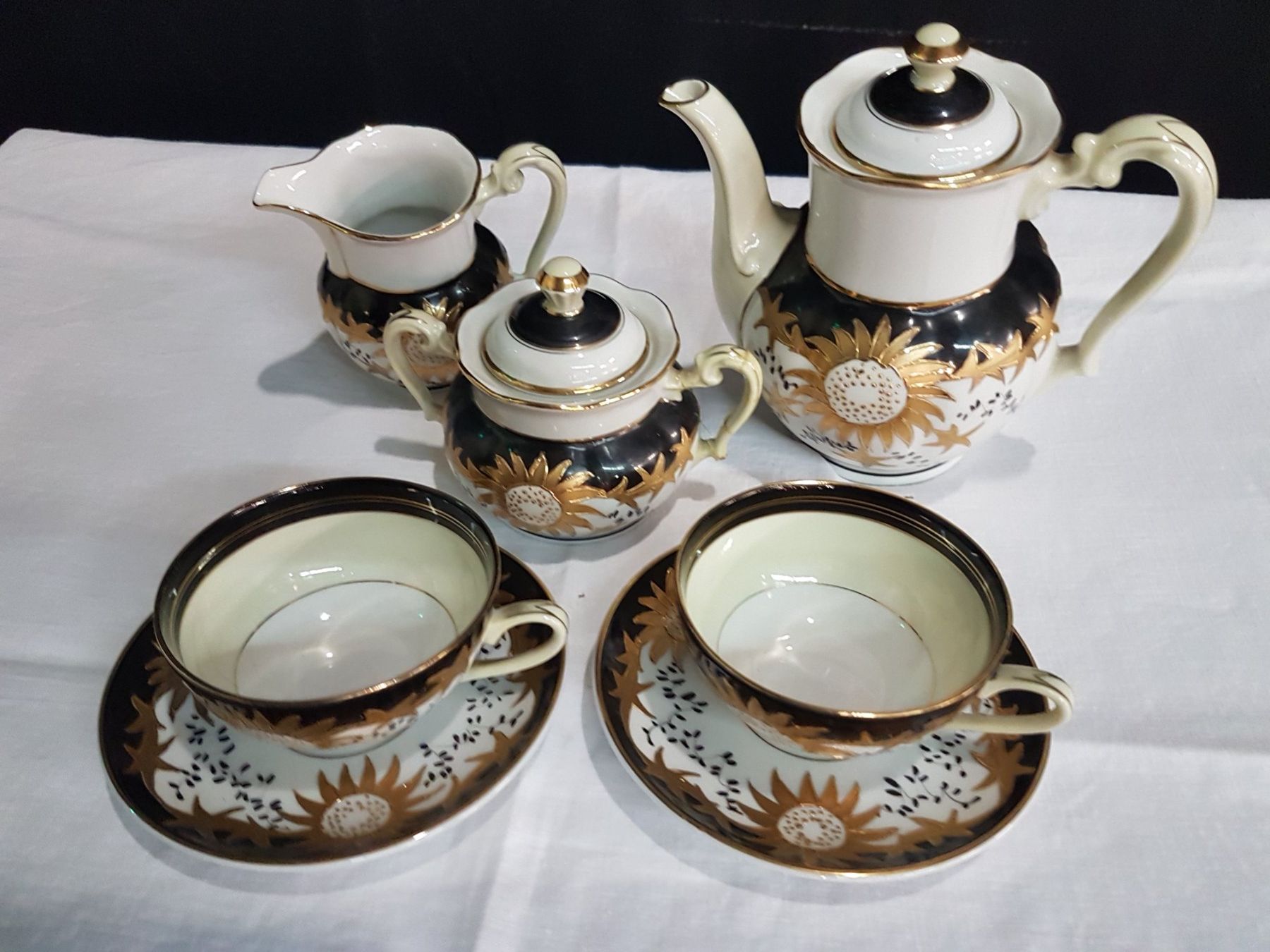 Set di piatti: Zauberhaftes Kaffeeset – Usato da Luzern venduto da Verena19510