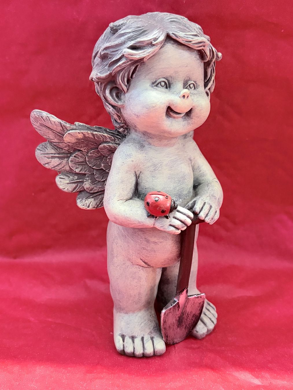 Statuette: Putte Engel mit Schaufel und Marienkäfer Neu – Nuovo e nell'imballaggio originale da Zäziwil venduto da meri79. 2