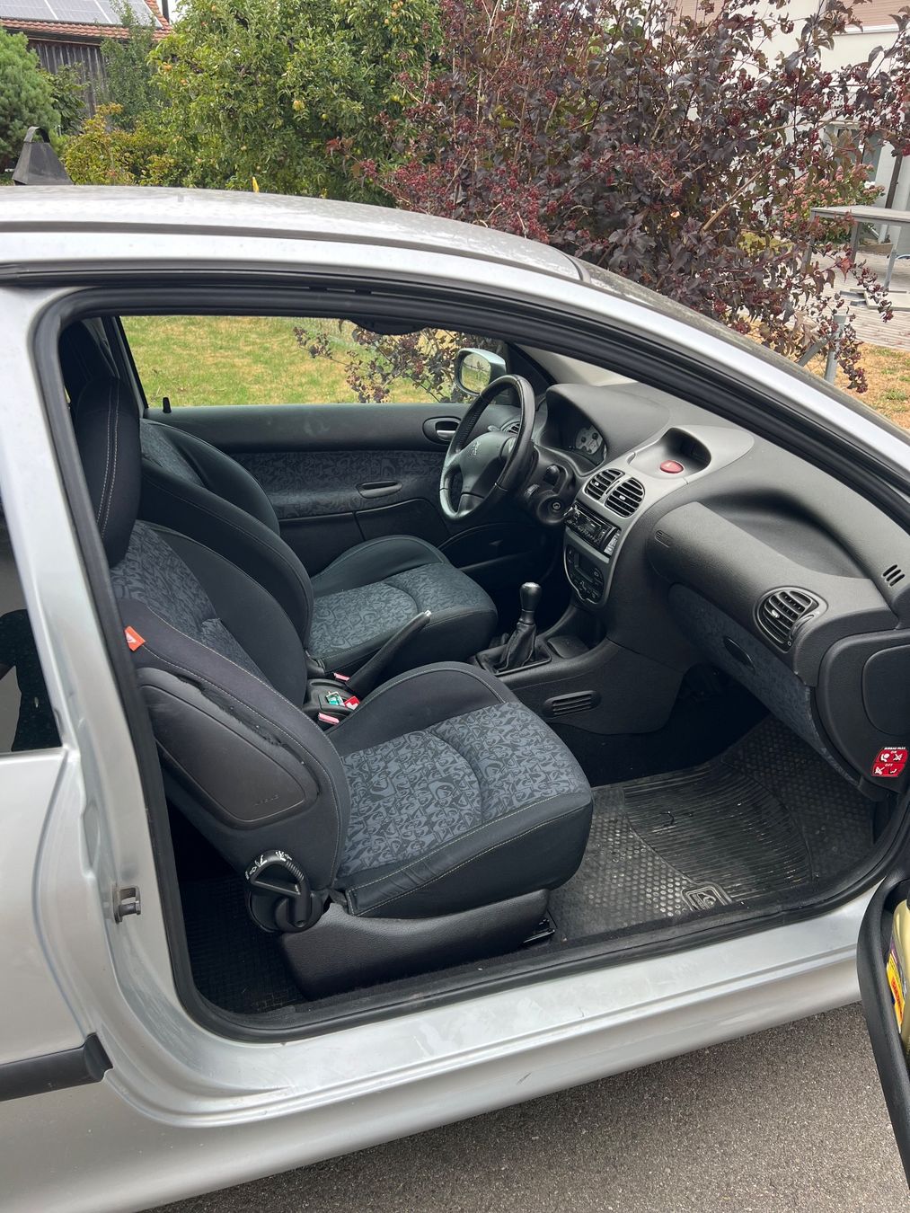 Peugeot Autos: Peugeot 206 - 1.6 Quicksilver - Ab 1.- – D'occasion à Sutz par Toyota14 4