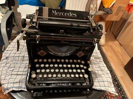 Sehr schöne Antike Schreibmaschine Marke Merzedes