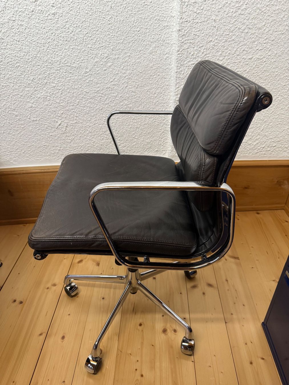 Vitra Sedie: Charles & Ray Eames Office Chair EA217 – Usato da Basel venduto da Nadelberg 1