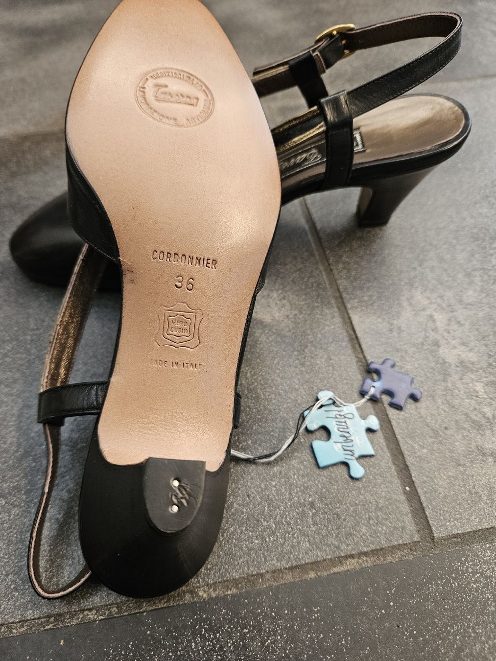 Scarpe da donna: Slingpumps Leder Gr. 36 Schwarz Gold – Nuovo (secondo la descrizione) da Ormalingen venduto da nomolnoi 3