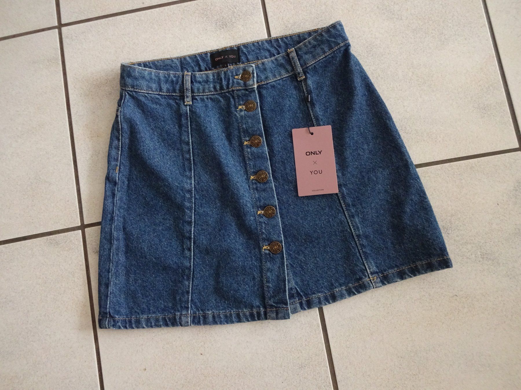 Only Gonne: Modischer Jeansrock/Only – Nuovo (secondo la descrizione) da Rothrist venduto da Mistery1