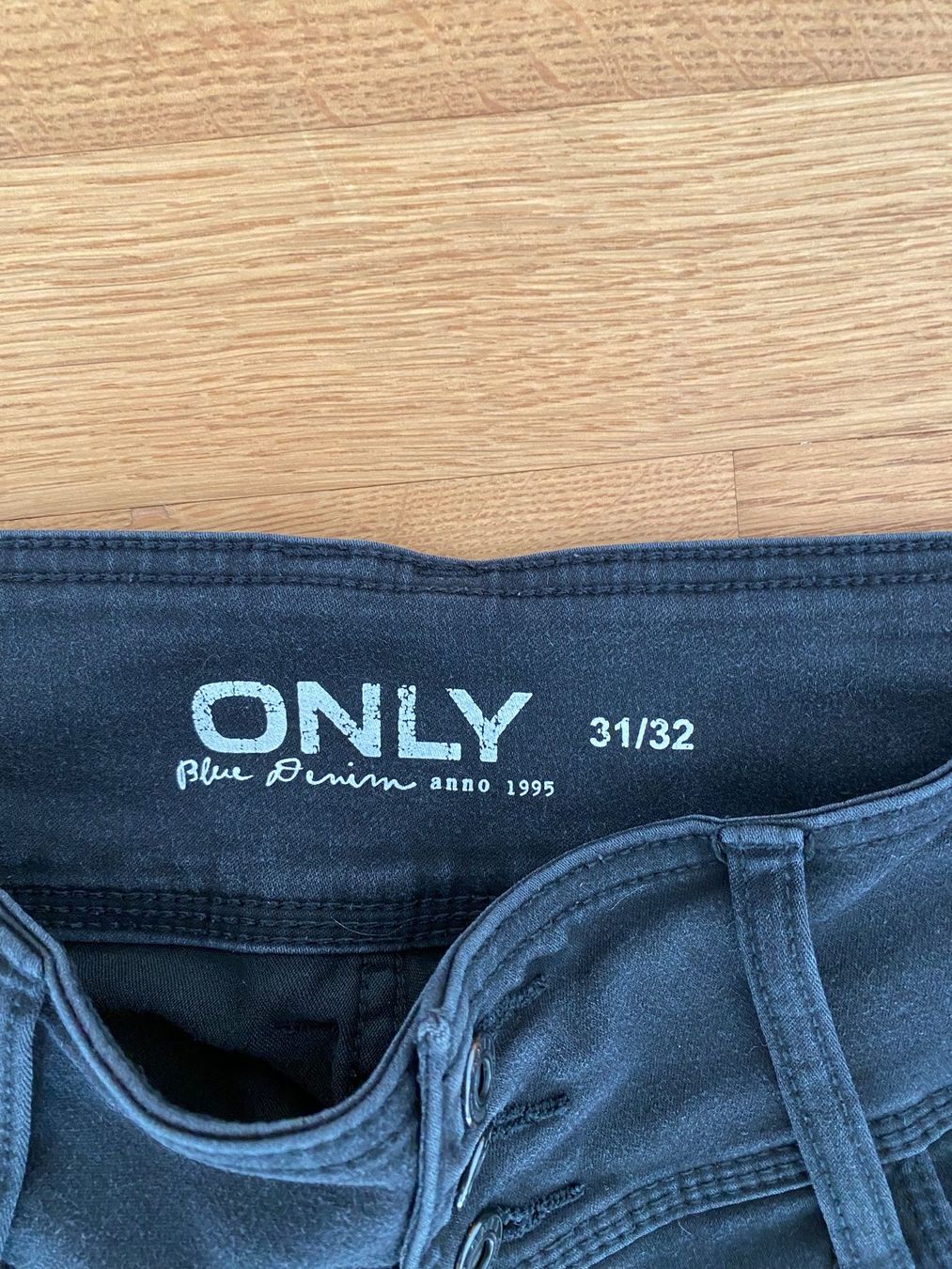 Only Jeans: Only Jeans - schwarz - Gr. 31/32 – Usato da Muri AG venduto da Hookipa01 2