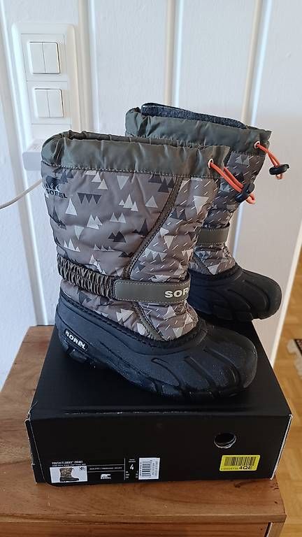 Sorel Chaussures garçon: Sorel Winterstiefel Gr. 35 Mädchen Junge – D'occasion à Au ZH par abgut
