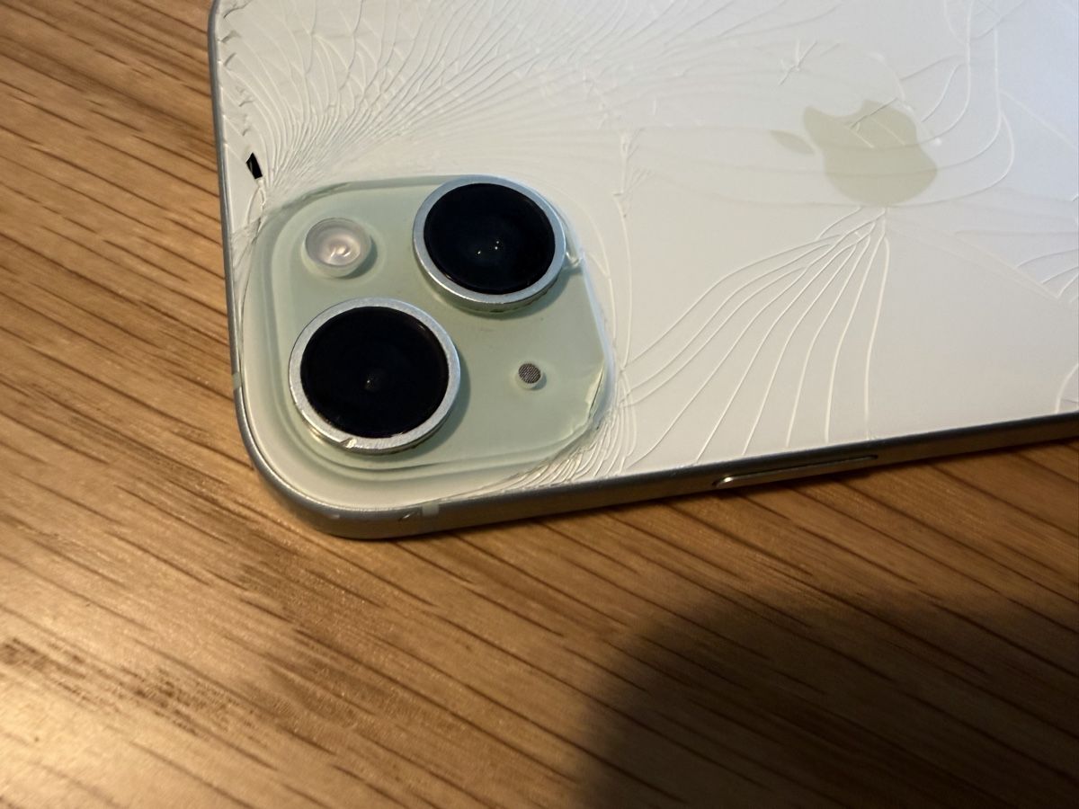 Apple Telefoni cellulari / Smartphones: IPhone 15 128GB gebraucht – Usato da Zollikofen venduto da PokemonYB 5