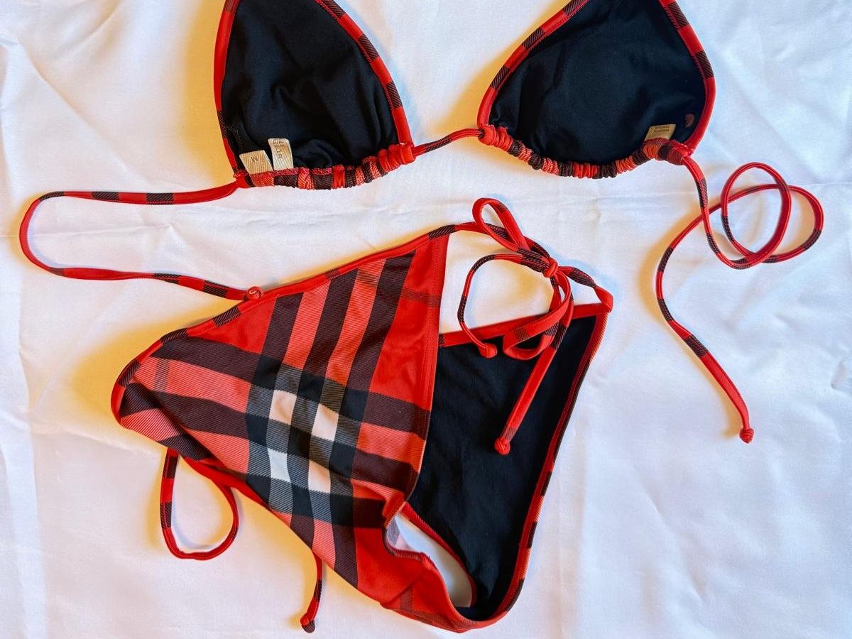 Burberry Costumi da bagno & Bikini: Burberry Triangel-Bikini mit ikonischem Karomuster – Usato da Oberarth venduto da SSS. 4