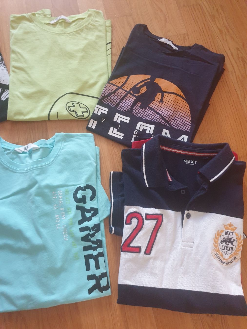 H&M Lotti & Set di vestiti: Neu t-shirt H&M – Nuovo (secondo la descrizione) da Fribourg venduto da mal_8zjh 3