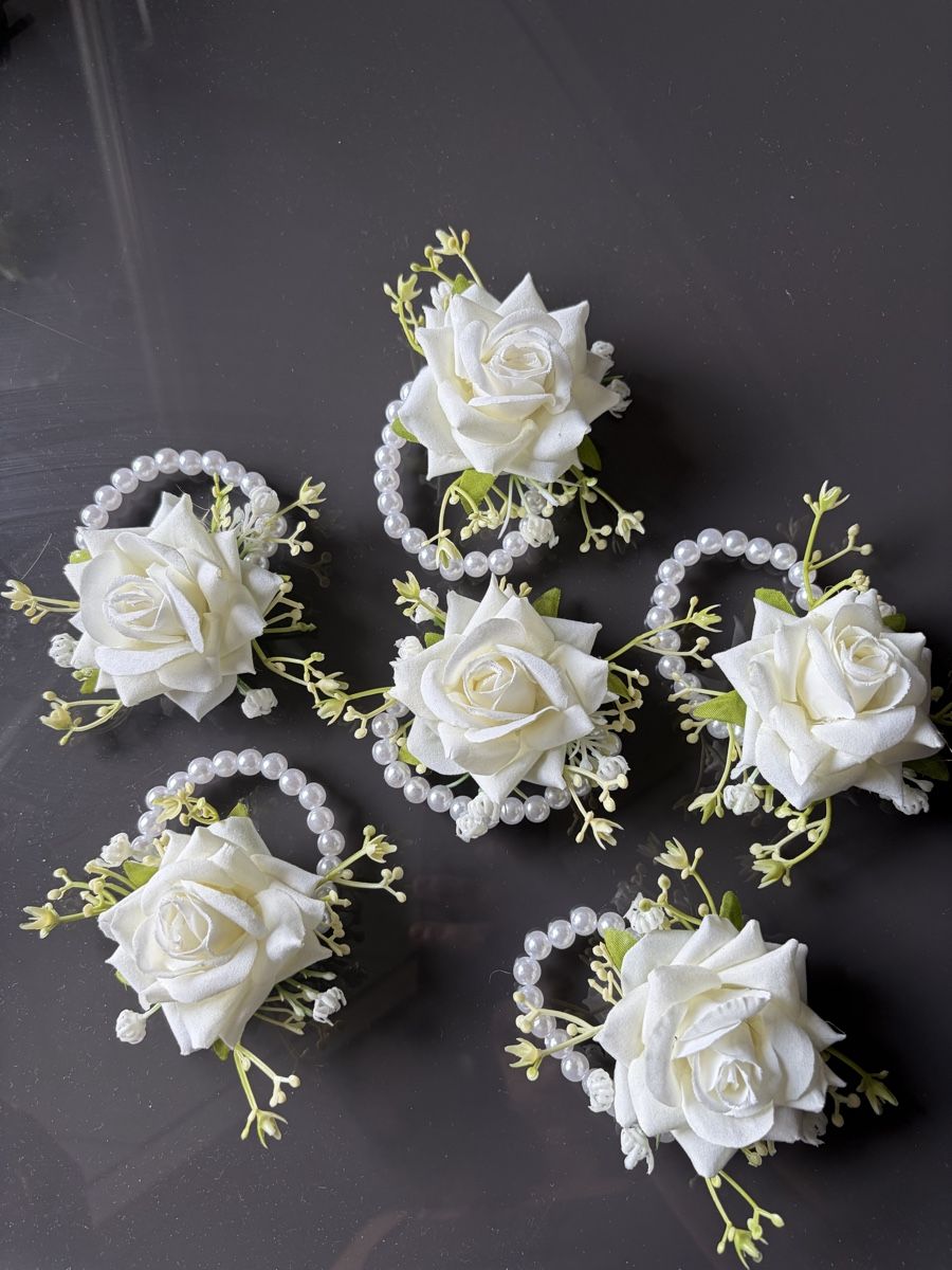 Bracciali & Braccialetti: 6x Blumenarmband künstlich  – Usato da Urtenen-Schönbühl venduto da LaPriinciipessa 1