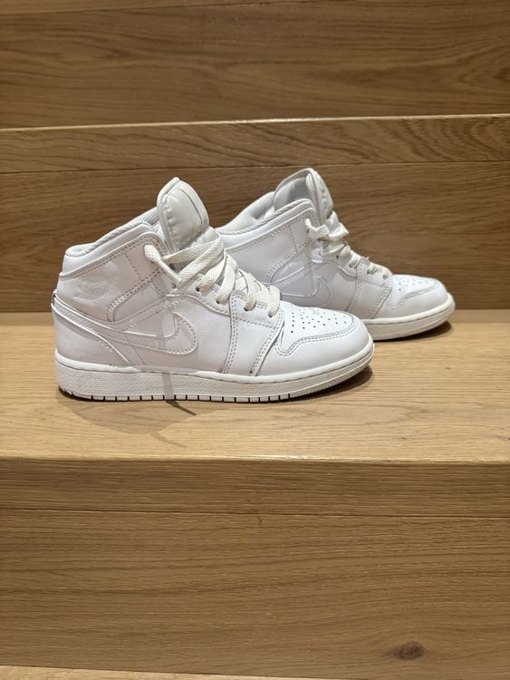 Jordan Chaussures hommes: Kinderschuhe Nike Jordan Air 1 Gr. 35.5 – D'occasion à Ennetbaden par Katiusia 2