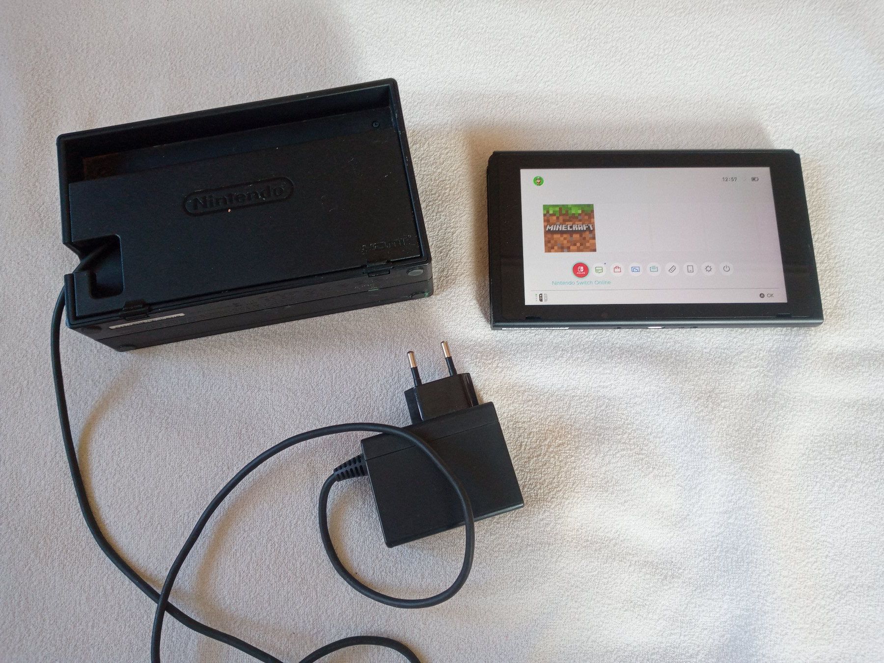 Nintendo Console: Nintendo Switch mit Minecraft – Usato da Prez-vers-Siviriez venduto da Monija70
