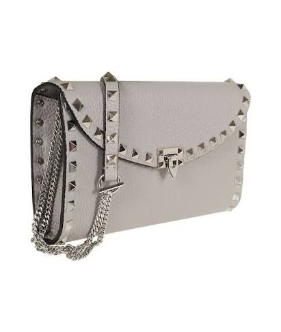Valentino Borse da donna: Valentino Garavani Wallet With Strap Rockstud Dove Grey – Nuovo e nell'imballaggio originale da Frauenfeld venduto da Vanityroom