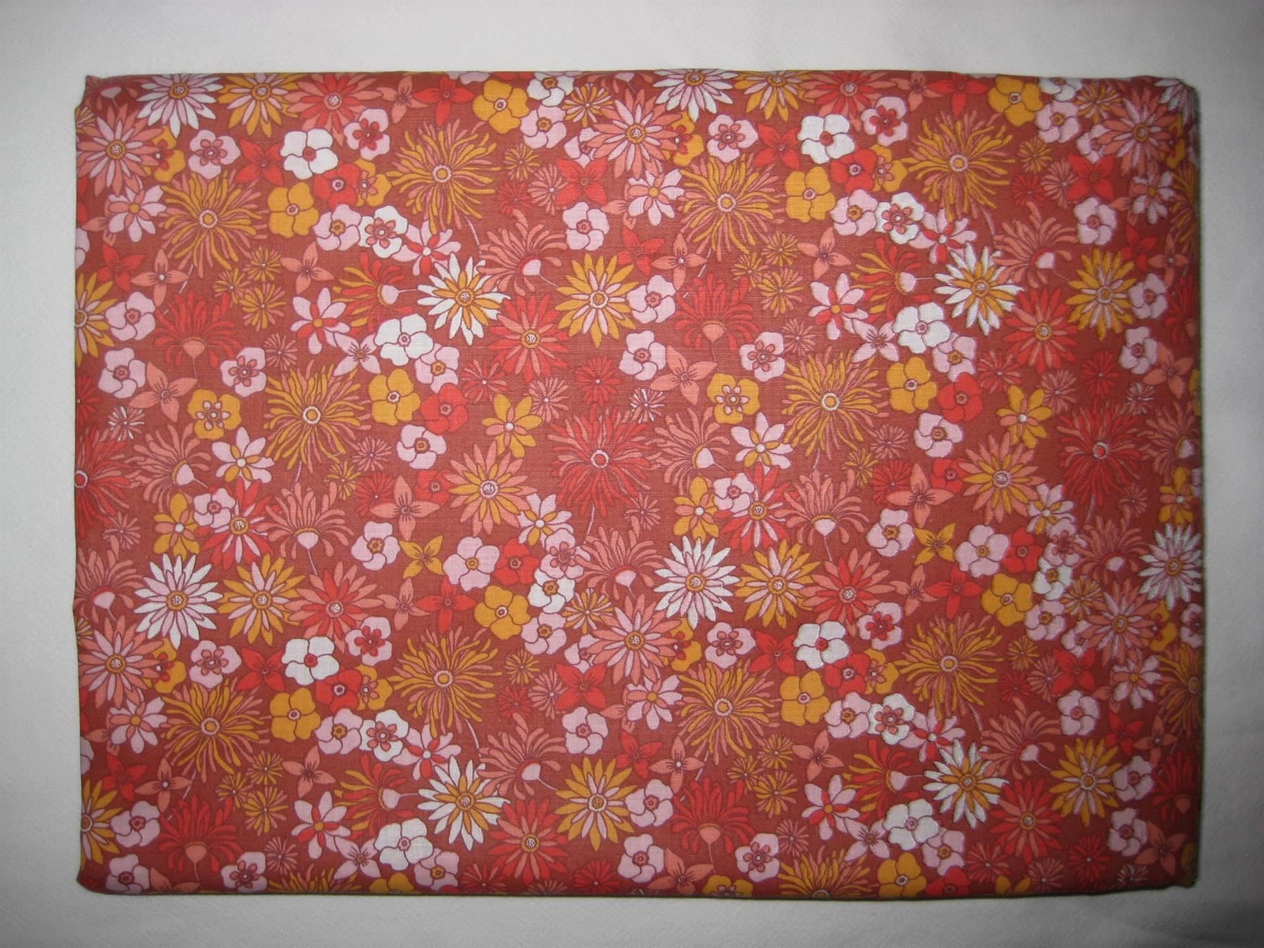 Tessuti: Baumwollstoff rot / orange mit Blüten – Nuovo e nell'imballaggio originale da Füllinsdorf venduto da Schlupp