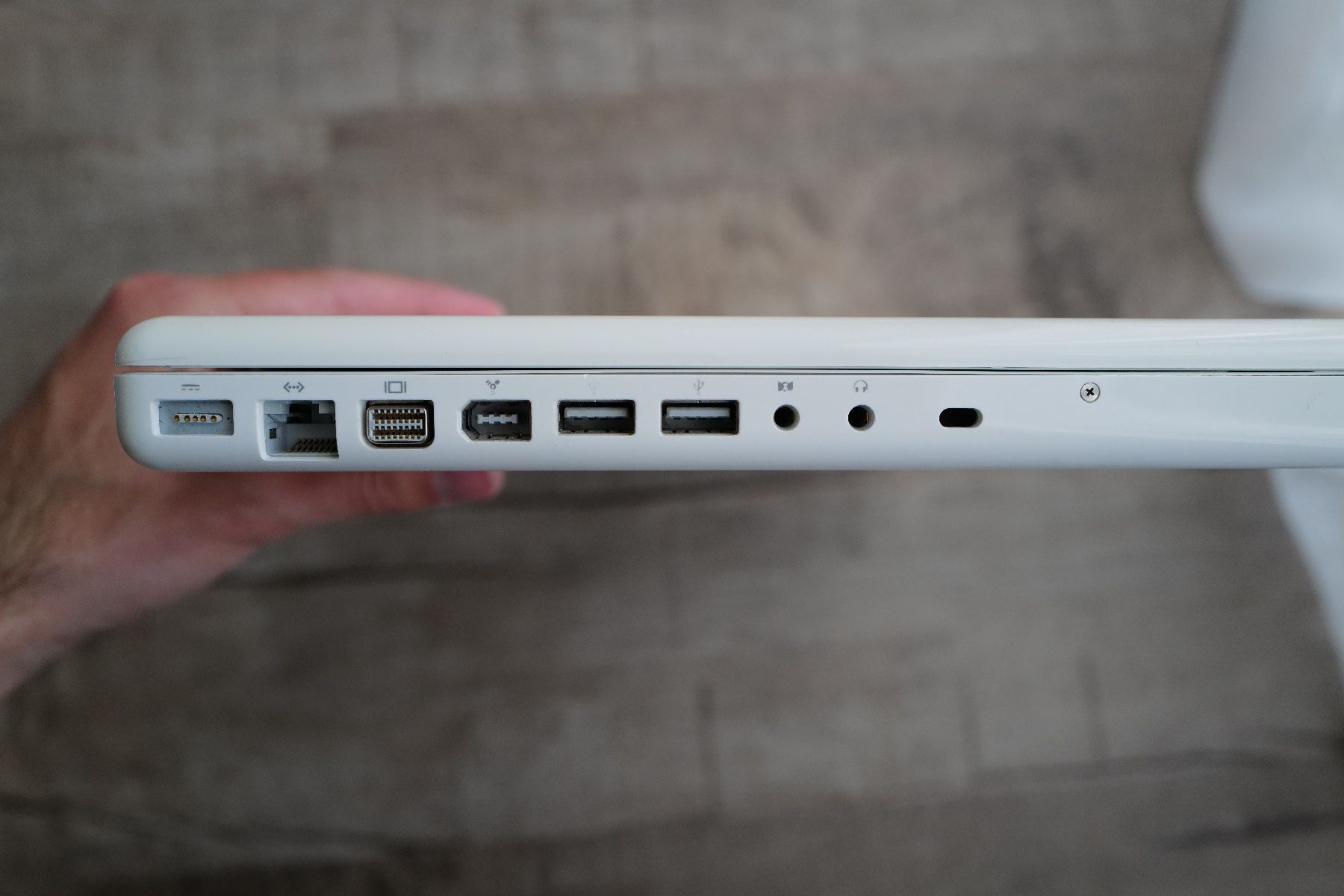 Apple Notebook: MacBook Early 2008 (MacBook4,1) – Usato da Port venduto da hgn1 6